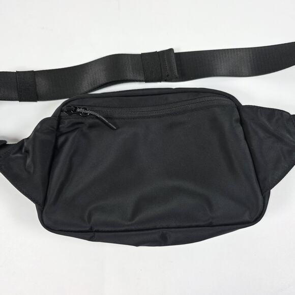 Lululemon Everywhere Belt Bag – Black 1L Crossbody Fanny Waist Pack - Picture 5 of 9